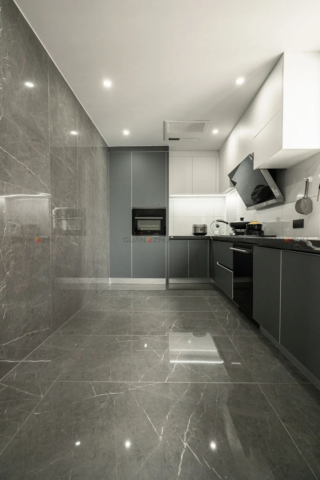 厨房瓷砖.jpg 厨房瓷砖.jpg