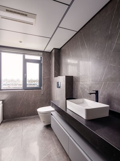 卫生间瓷砖.jpg 卫生间瓷砖.jpg