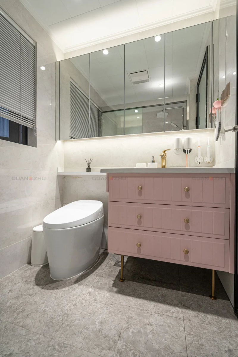 卫生间墙面瓷砖.jpg 卫生间墙面瓷砖.jpg